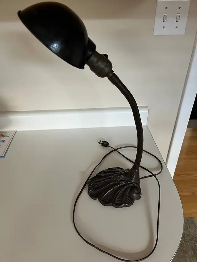 Antique Desk Lamp 1940’s ALADDIN Goose Neck Industrial Cast Iron in Arts & Collectibles in Mississauga / Peel Region - Image 3