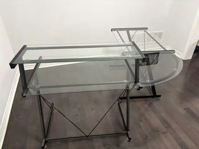 Desk for office in Desks in Ottawa - Image 2