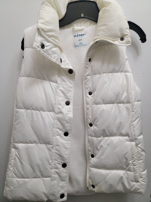 Puffer vest for women in Women's - Tops & Outerwear in Oshawa / Durham Region