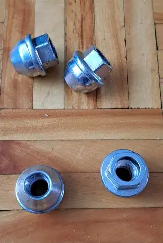 4 ecrous neuf pour ford f150 pour 3$, View more