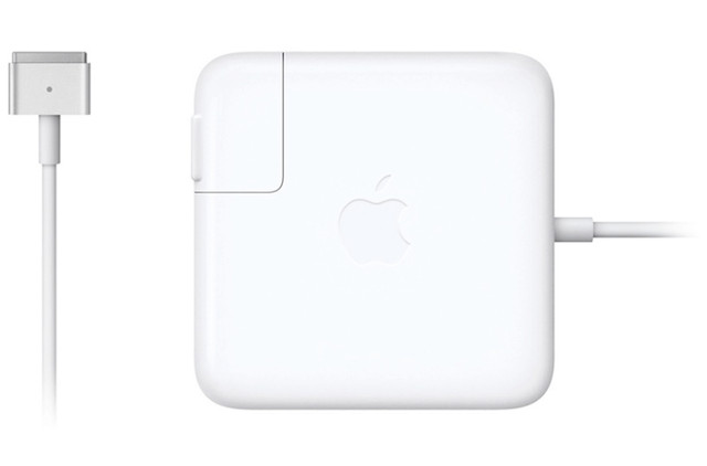 Apple 85W MagSafe 2 power adapter in Laptop Accessories in Markham / York Region - Image 2