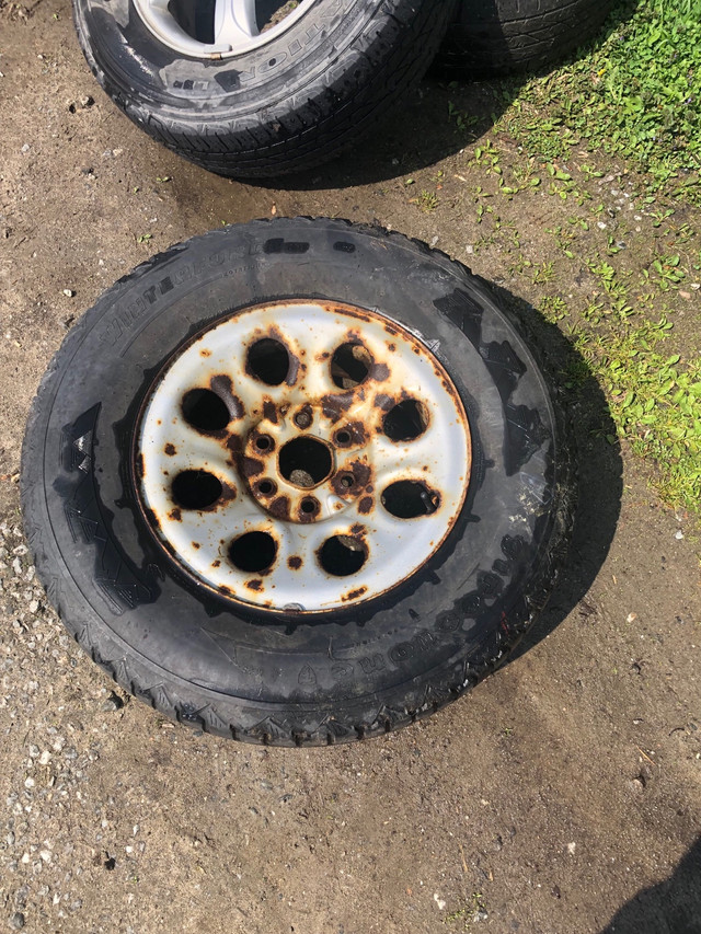 Dodge Durango Spare Tire (P265/70R17) in Tires & Rims in Gatineau