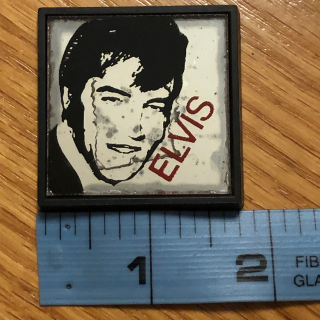 Vintage Elvis Mirror Pin in Arts & Collectibles in Kitchener / Waterloo - Image 3