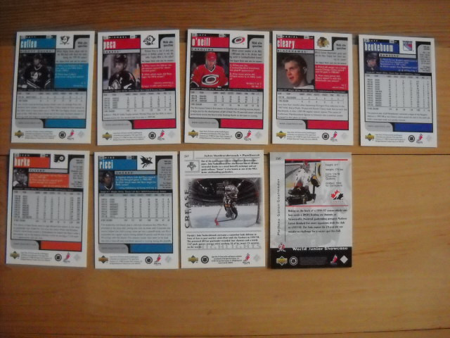 9 cartes de hockey de 1998 dans Art et objets de collection  à Saguenay - Image 4