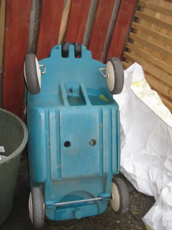 FS: rubbermail kids wagon, and also a kids bike in Strollers, Carriers & Car Seats in Ottawa - Image 5