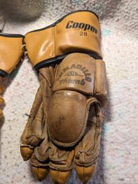 Vintage Cooper hockey glove