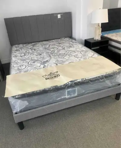 Lit Queen avec matelas à vendre , View more