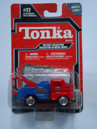 Tonka  1953 Wrecker 1/64 Scale (Red/Blue)