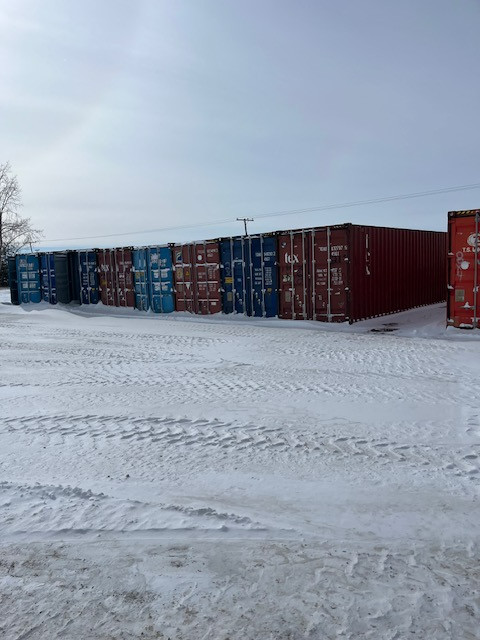 40' Sea Cans 9' Tall 8.5' Wide. Used. 80% Condition in Storage Containers in Prince Albert