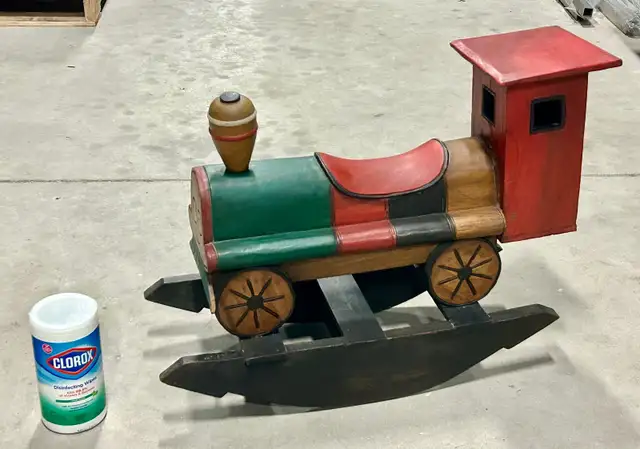 Vintage Solid TRAIN LOCOMOTIVE Themed Wooden Child’s Rocker in Toys & Games in Mississauga / Peel Region - Image 7