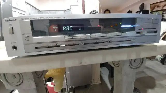 Technics SA-210 in Stereo Systems & Home Theatre in Markham / York Region - Image 2