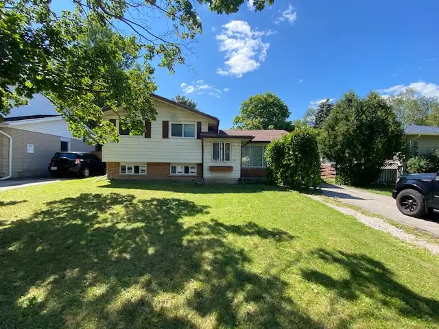 ROOMS FOR RENT ON HAZEL ST WATERLOO NEAR LAURIER AND UOFW