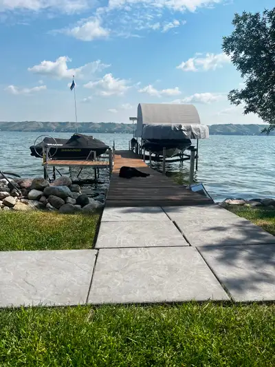 Hydraulic Boat Lift Eastern Township Brand GM 6500 solar panel for battery,2 remotes , transport kit...