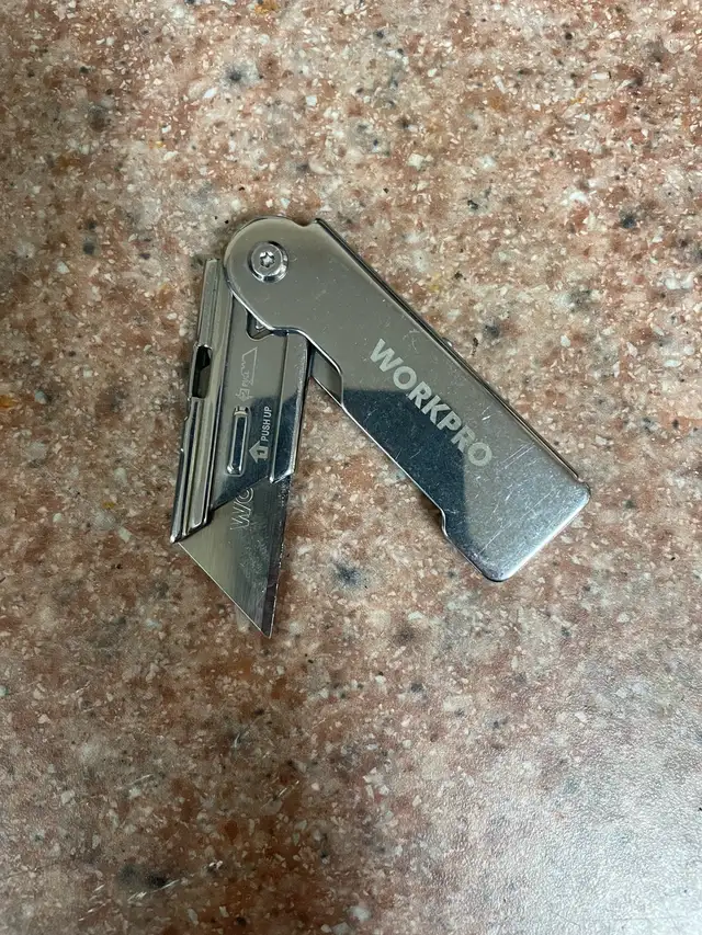 Utility knife in Hand Tools in Windsor Region - Image 2