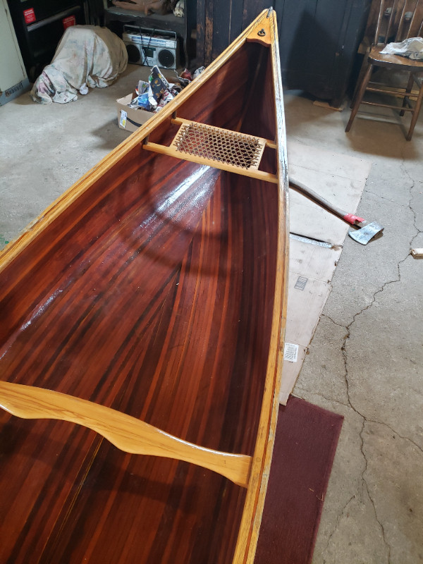 16ft cedar strip prospector canoe in Canoes, Kayaks & Paddles in Timmins - Image 2