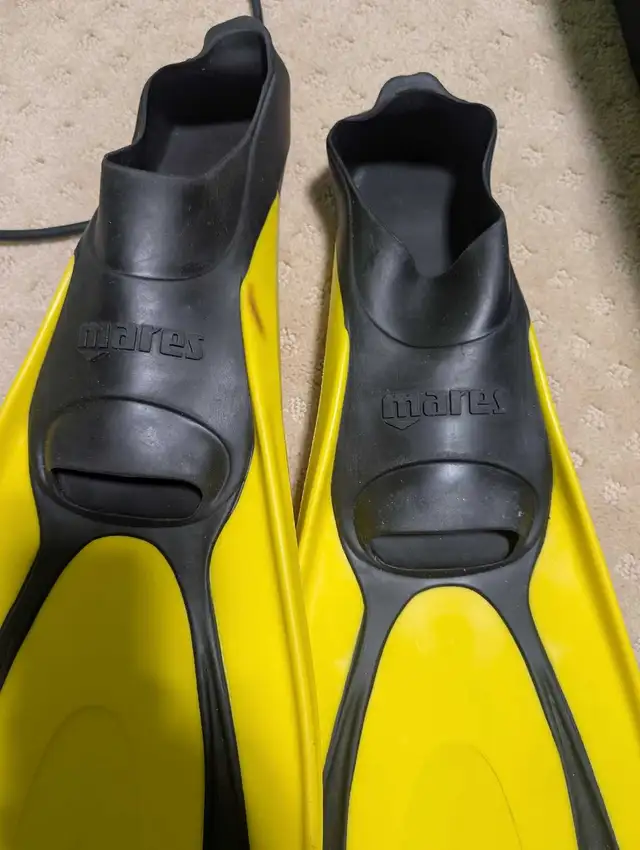 scuba diving gear, two full set with accesaries in Water Sports in Edmonton - Image 7