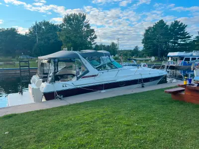 Huge swim platform with walk-up ladder for safety. Current Marine Survey. Full Size Fridge/Freezer,...