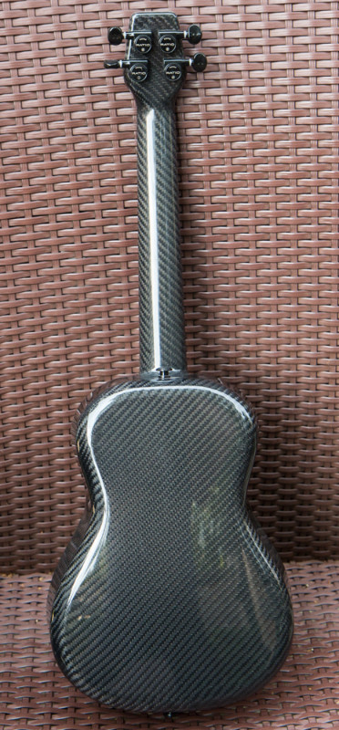 Ukulele acoustique ténor entièrement moulé en fibre de carbone. dans Guitares  à Longueuil/Rive Sud - Image 2