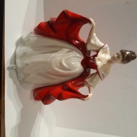 Royal Doulton Figurine "SARA" HN 2265