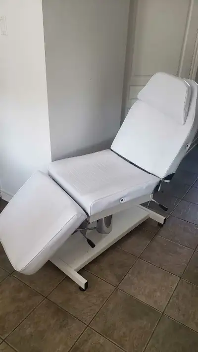 spa / esthetics reclining bed, View more