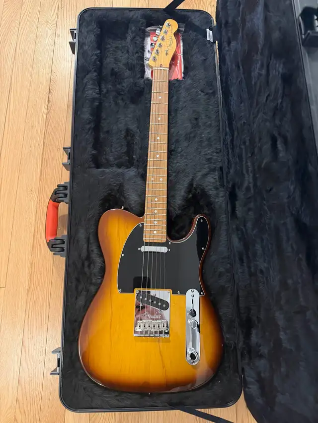 2016 Fender Limited Edition American Standard Telecaster in Guitars in Markham / York Region - Image 2