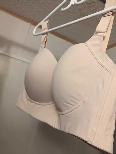 NEW SUPPORTIVE BRA. SIZE. 44, View more