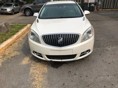 Je vends ma Buick Verano 2012, une berline fiable et confortable, parfaite pour la conduite quotidie...