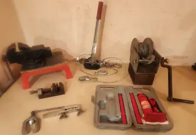 Mounted on Small Stand 3 Inch Bench Vise Selling For $30 Small 2 1/2 Inch Vice Selling For $15 Red H...