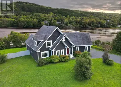 Beautiful waterfront home for sale in Clarenville, Newfoundland