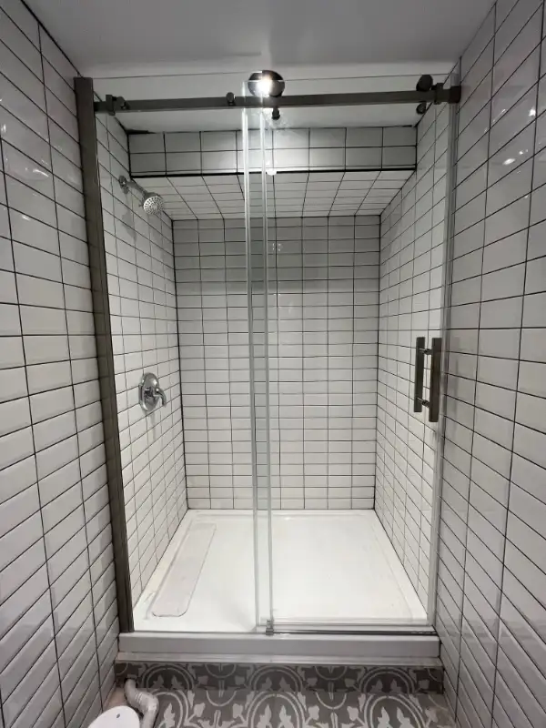 Installation portes de douche / Shower door installation in Windows, Doors & Trim in City of Montréal - Image 8