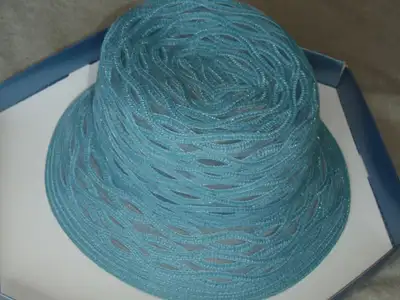65$ très beau chapeau de tenue habillée ou de cérémonie (mariage, funérailles, communion, baptême, a...