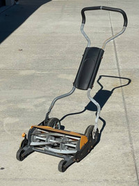 Fiskars 18 inch push lawn mower