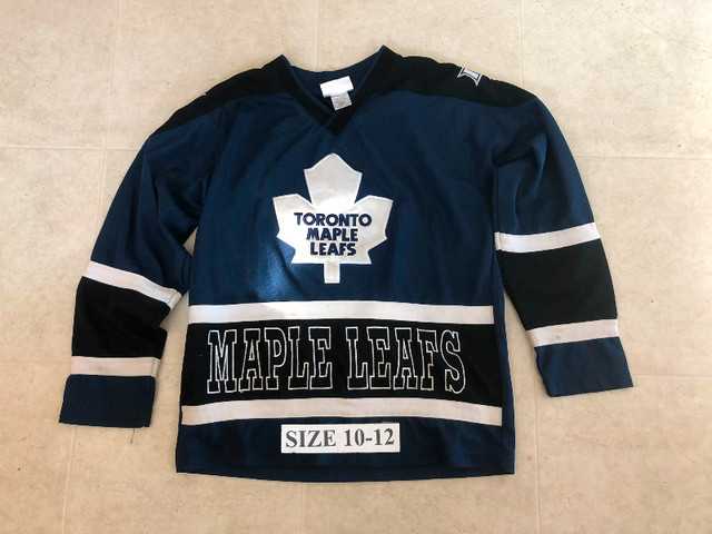 Kids Size 10-12 Maple Leafs Jersey in Kids & Youth in Muskoka