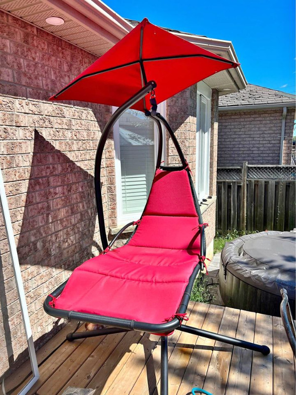 Swinging Patio Lounge Chair x2 in Patio & Garden Furniture in Barrie - Image 2