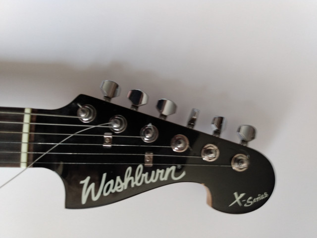 WASHBURN PRO X-SERIES 6 STRING ELECTRIC GUITAR WITH TREMOLO BAR in Guitars in St. Catharines - Image 3