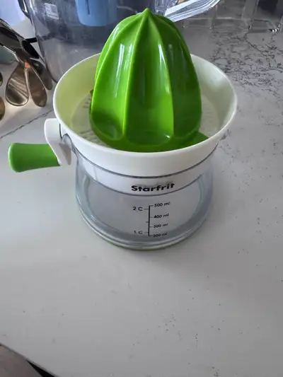 FOR SALE : Starfrit Easy Juicer – Crank-Operated Citrus Juicer, View more