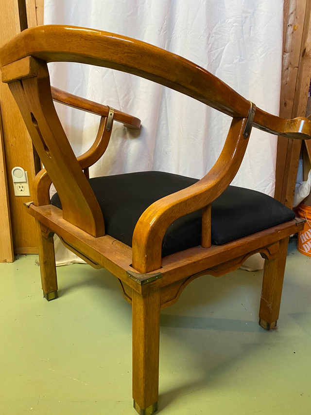 Vintage Artesian Oak Sitting Chairs in Chairs & Recliners in Strathcona County - Image 3