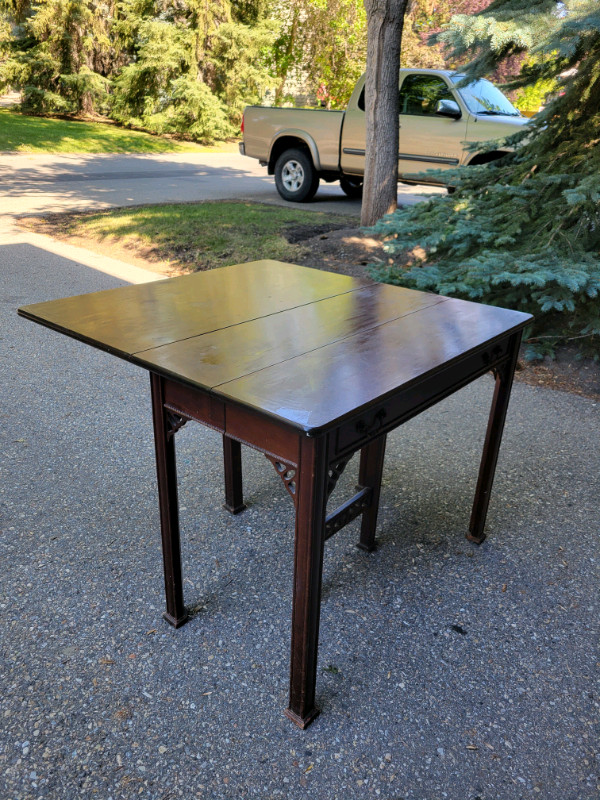 3 person table set icon top view