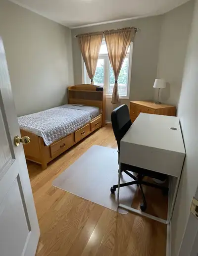 2 bedrooms available ($800 & $950) in our very clean, bright, secured, private, & conveniently locat...