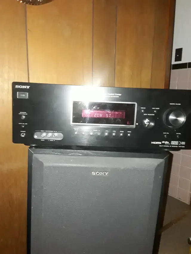 Sony receiver str-k990 with sony speakers $250.00 cad. Etobicoke in Stereo Systems & Home Theatre in Mississauga / Peel Region - Image 2
