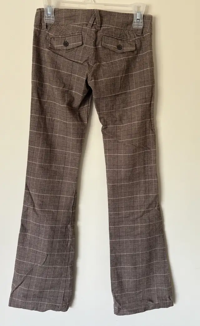 Brown Plaid Pants Size 0 in Women's - Bottoms in Delta/Surrey/Langley - Image 3