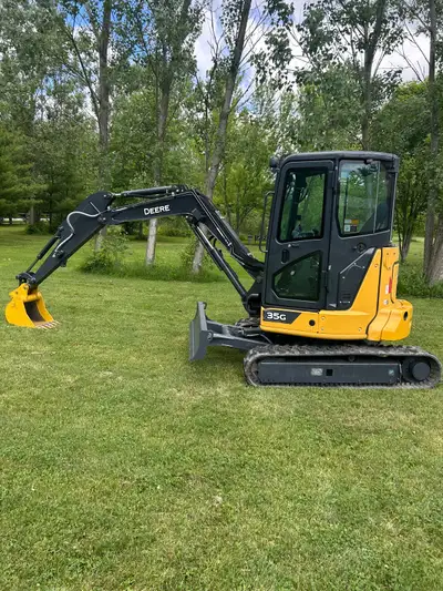 Great Deal Enclosed cab with Heat and A/C Dependable yanmar diesel engine with just 915 hours. Has 7...