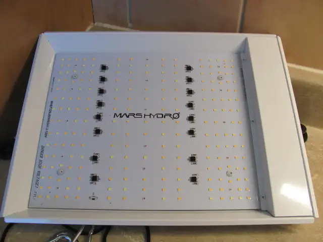MARS HYDRO TS 600 Full Spectrum LED Grow Light Kit in Outdoor Lighting in Gatineau - Image 2