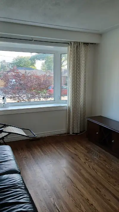 private room for rent-near east gate square