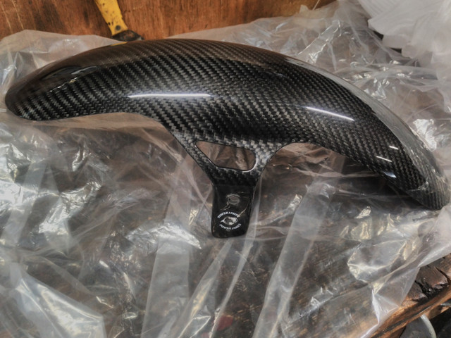 Harley dyna carbon fender in Motorcycle Parts & Accessories in Norfolk County