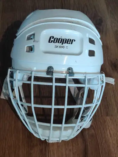 Cooper hockey helmet & cage (Vintage SK600 S), View more