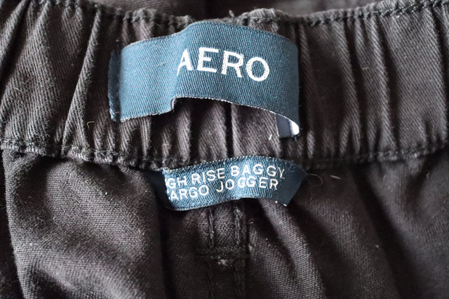 High Rise Baggy Cargo Joggers AERO Women's Medium in Women's - Bottoms in Calgary - Image 3
