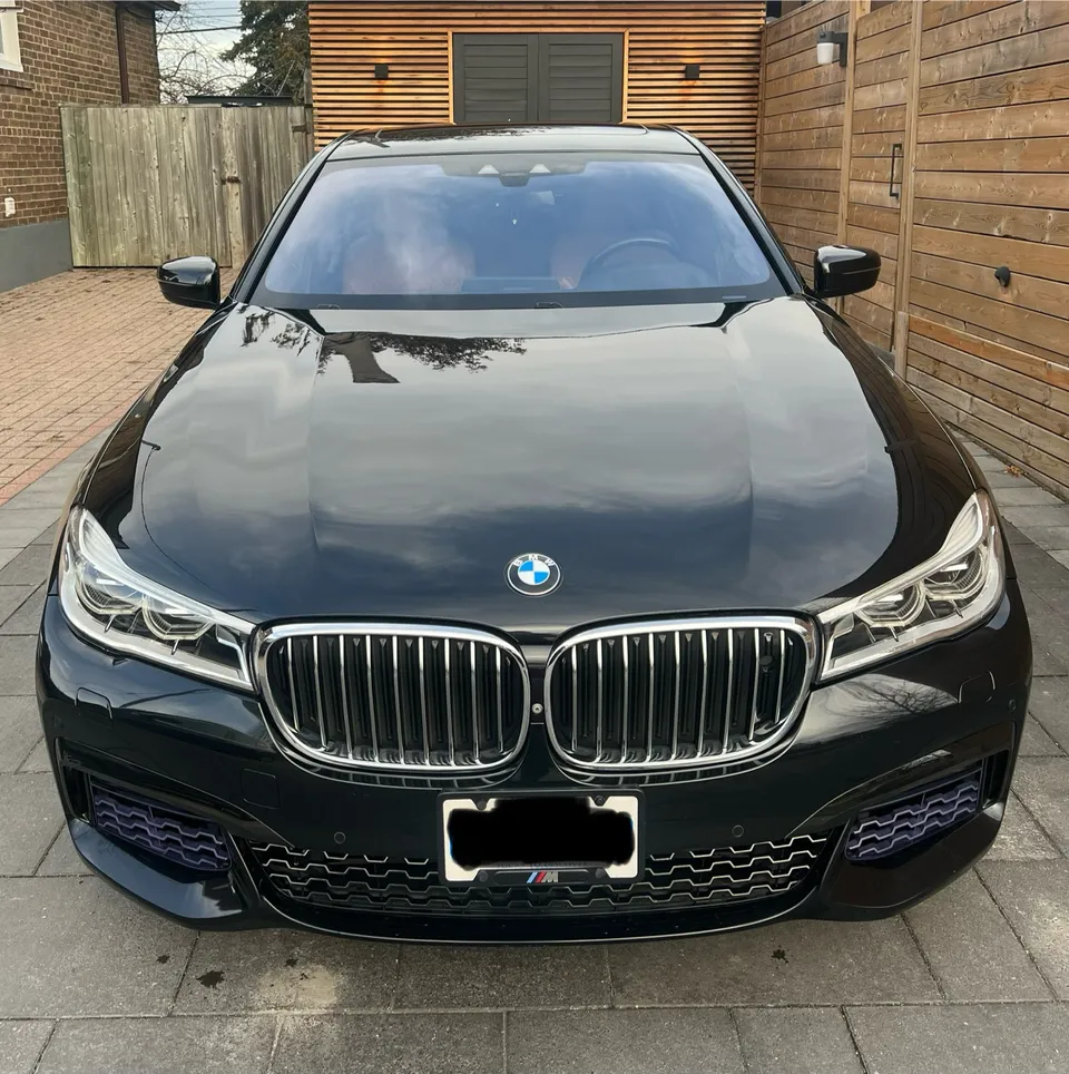 2017 BMW 750i Xdrive *LOW KM* M PACKAGE