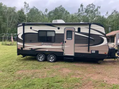2016 Toy Hauler Avenger 23 feet long. Weight of 4500 pounds with a cargo capacity of 3000 pounds. Ne...
