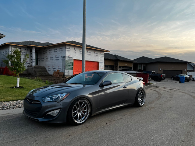 2016 Hyundai Genesis Coupe 3.8 R-Spec in Cars & Trucks in Regina - Image 3